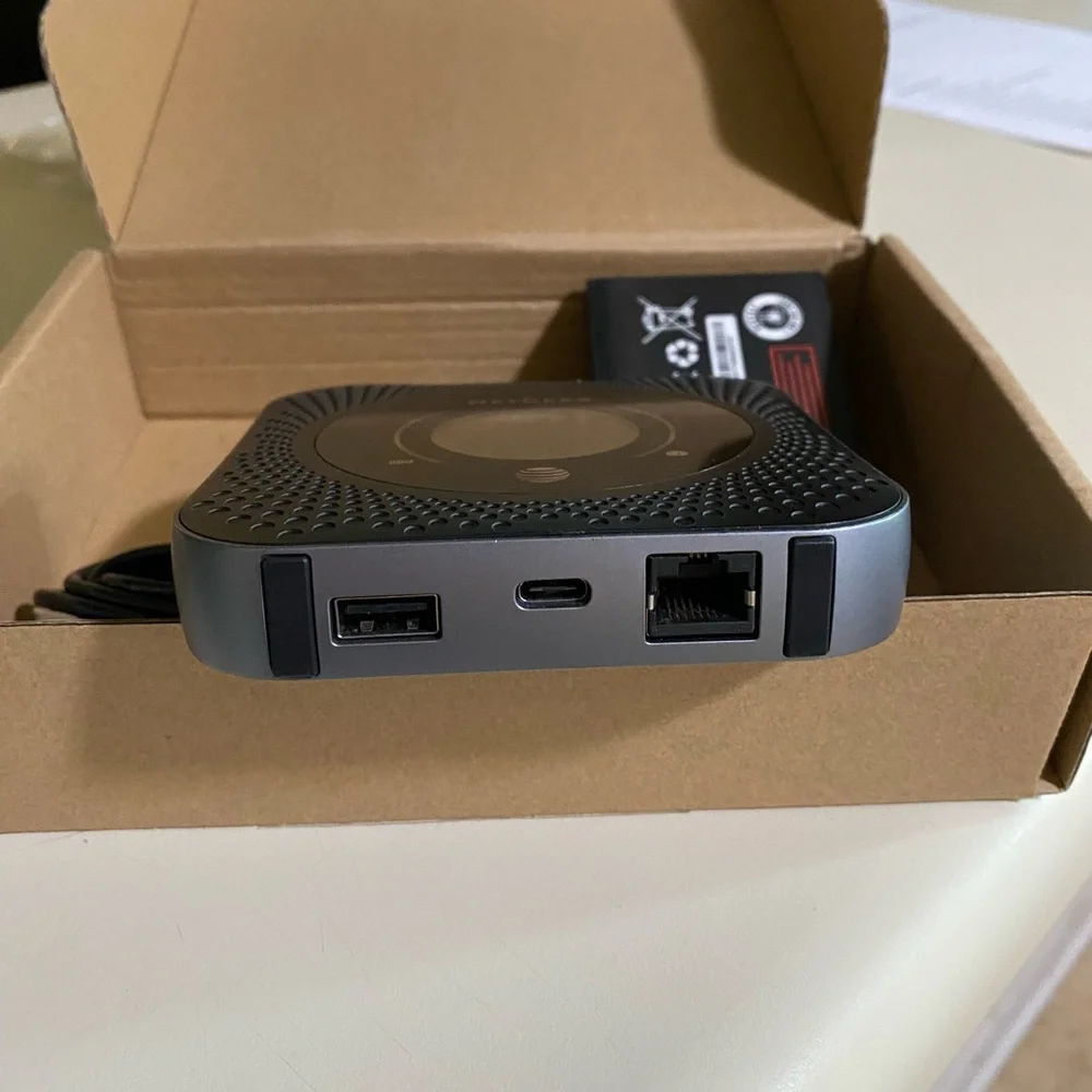 NETGEAR Nighthawk M1 MR1100 Mobile Hotspot - Picture 2 of 3